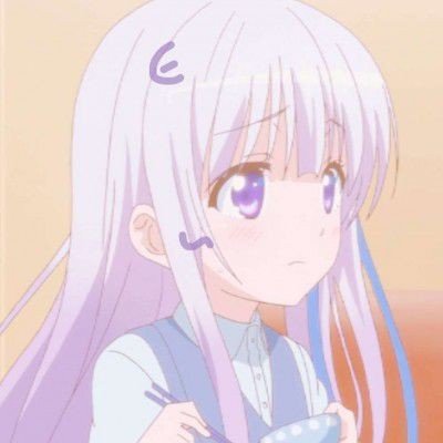两女子推护理床上的老人赏花